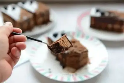 Make Chocolate noodle cake step 25