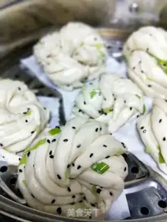 Make Onion black sesame rolls step 9