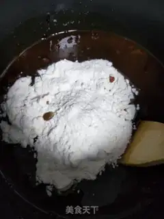 Make A simple handmade glue cake step 1