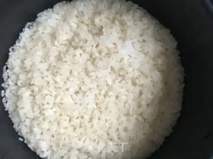 Make The meat pine tea and the rice step 0