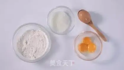 Make Egg yolk step 0