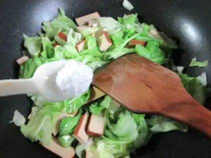 Make Eggs and broccoli step 8