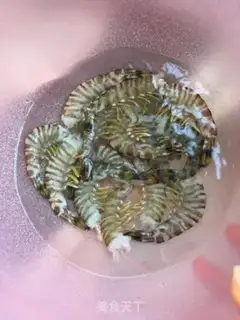 Make Shrimp with garlic powder fan step 3
