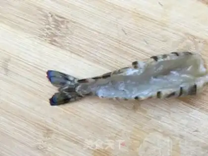 Make Shrimp with garlic powder fan step 5