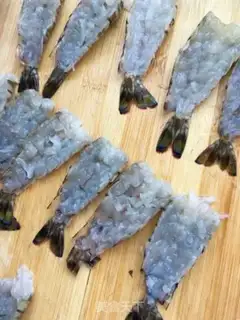 Make Shrimp with garlic powder fan step 7