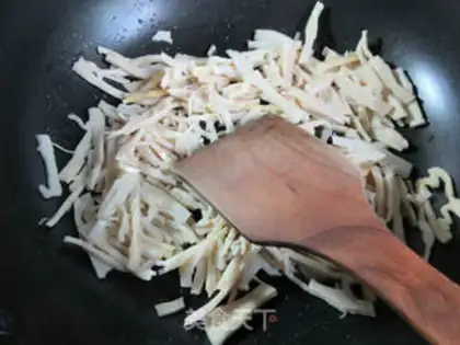 Make Water and eggs step 2