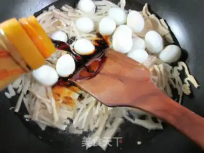 Make Water and eggs step 4