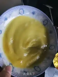 Make Tomato fried eggs step 1