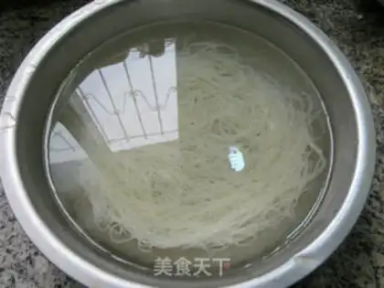Make Duck egg celery fried rice noodles step 1