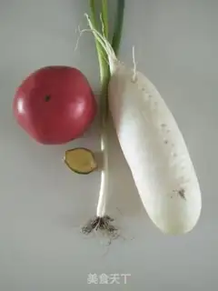 Make Tomato radish soup step 0