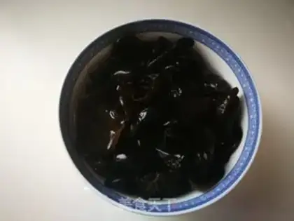Make Wrinkled pretzels and shrimp step 1