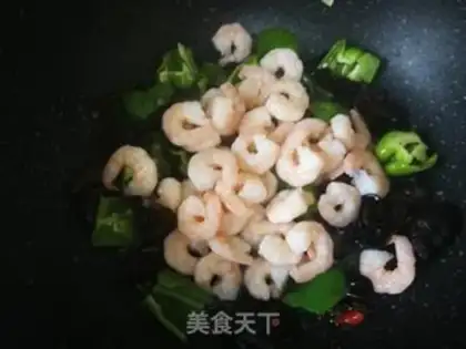 Make Wrinkled pretzels and shrimp step 9