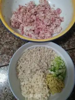 Make Red-burned meatballs step 1
