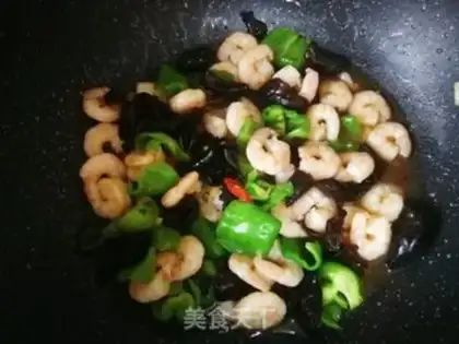 Make Wrinkled pretzels and shrimp step 11