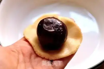 Make Crab moon cake step 3