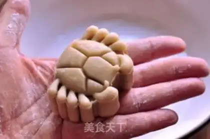 Make Crab moon cake step 6