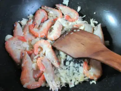 Make Garlic shrimp step 3