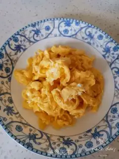 Make Autumn fried eggs step 4