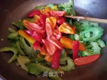 Make Sweet peppers and bitter melons step 4