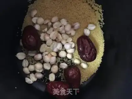 Make Little rice porridge step 1