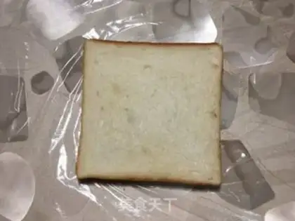 Make Red intestinal fruit sandwich step 1