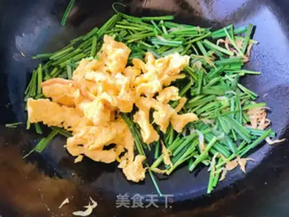 Make Shrimp-covered eggs step 7