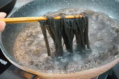 Make Frozen root powder step 1