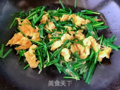 Make Shrimp-covered eggs step 8