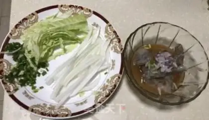Make Shrimp noodles step 0