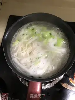 Make Shrimp noodles step 1
