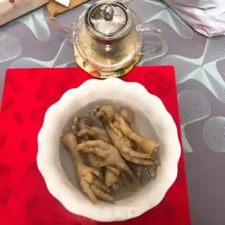 Make A chicken claw with lemon step 2
