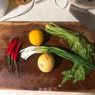 Make A chicken claw with lemon step 3