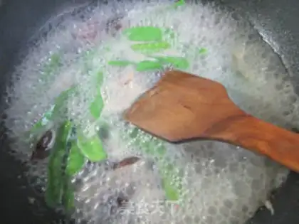 Make Frozen mushrooms. Dutch beans for duck legs step 3