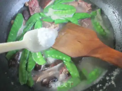 Make Frozen mushrooms. Dutch beans for duck legs step 4