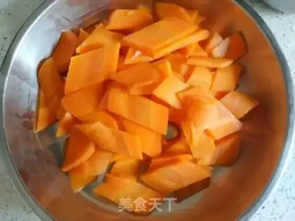 Make Carrot, wood, chicken step 1