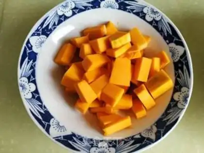 Make Pumpkin peanut porridge step 1