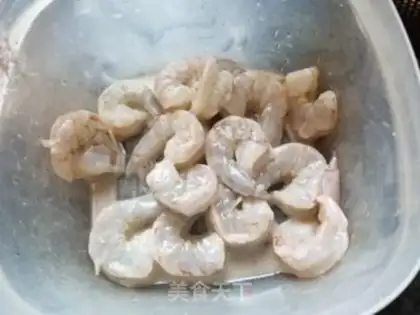 Make Pigbone soup noodles step 2