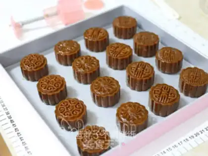 Make Black Sugar Mooncake step 12