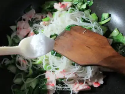 Make Shrimp-flavored rice noodles step 6
