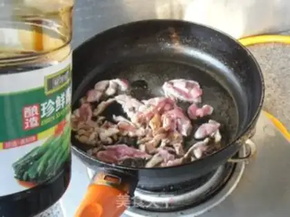 Make The meat and the garlic step 3
