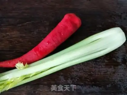 Make Beef fried celery step 1