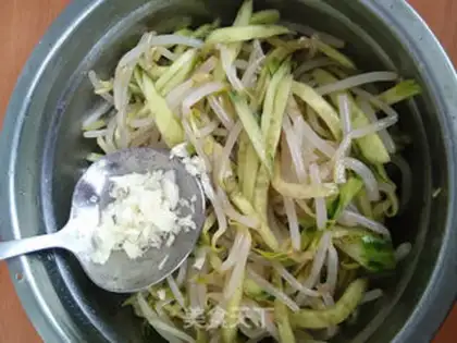 Make Squirt cucumber sprouts step 8