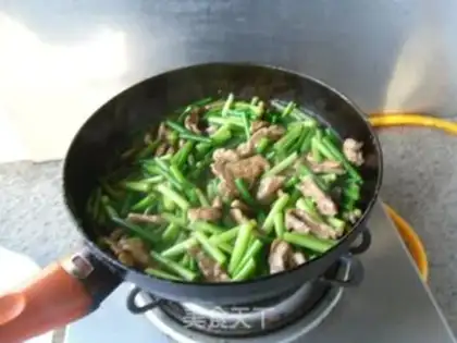Make The meat and the garlic step 6