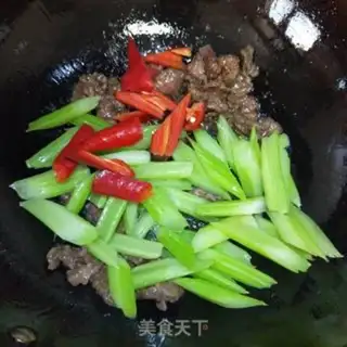 Make Beef fried celery step 5