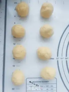 Make Pumpkin bean mooncake step 4