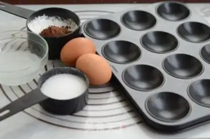 Make Easy bear cocoa cake step 0