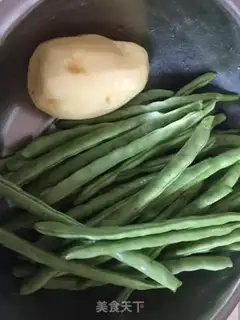 Make Four seasons of potato stew step 0