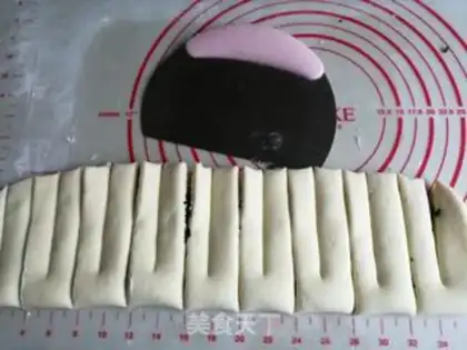 Make Onion sesame rolls step 5
