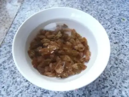 Make raisin rice cake step 1