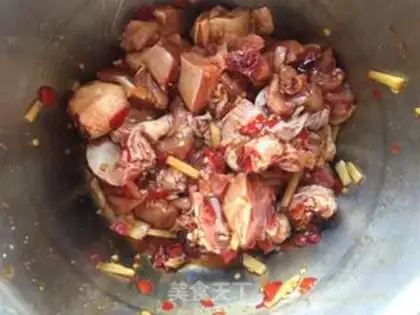 Make Pumpkin steamed chicken legs step 1